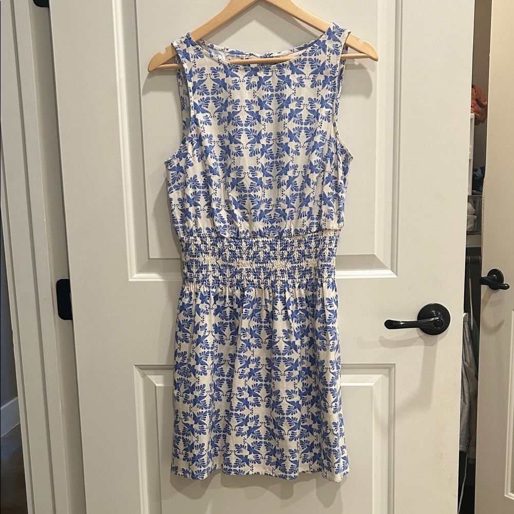 Universal Thread Blue and White Bird Pattern Sleeveless Mini Dress